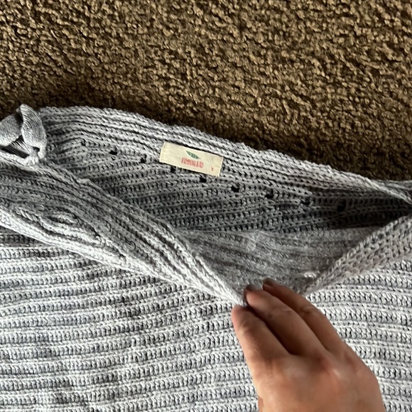 Grey off the shoulder sweater NWT - Picture 4 of 9